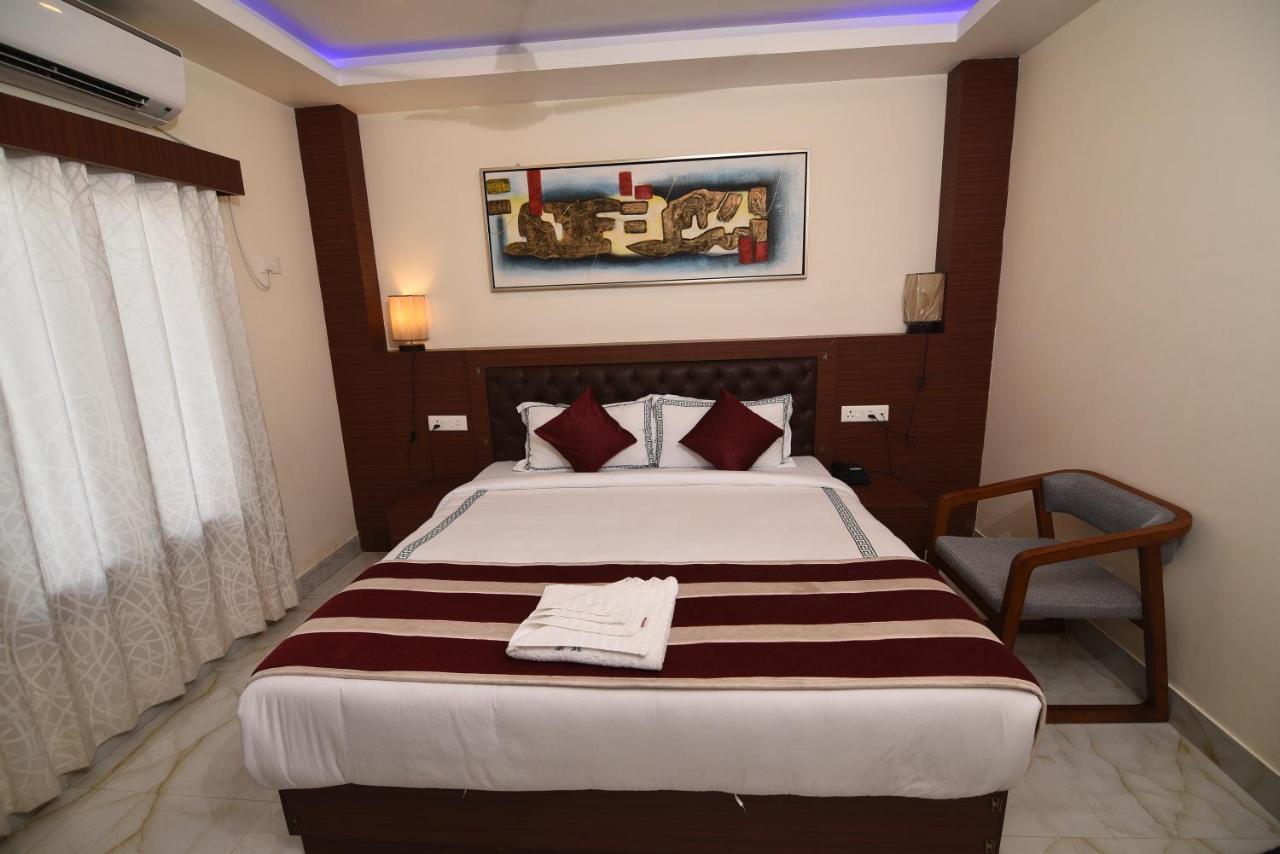Ariees Grand Hotel Port Blair Buitenkant foto